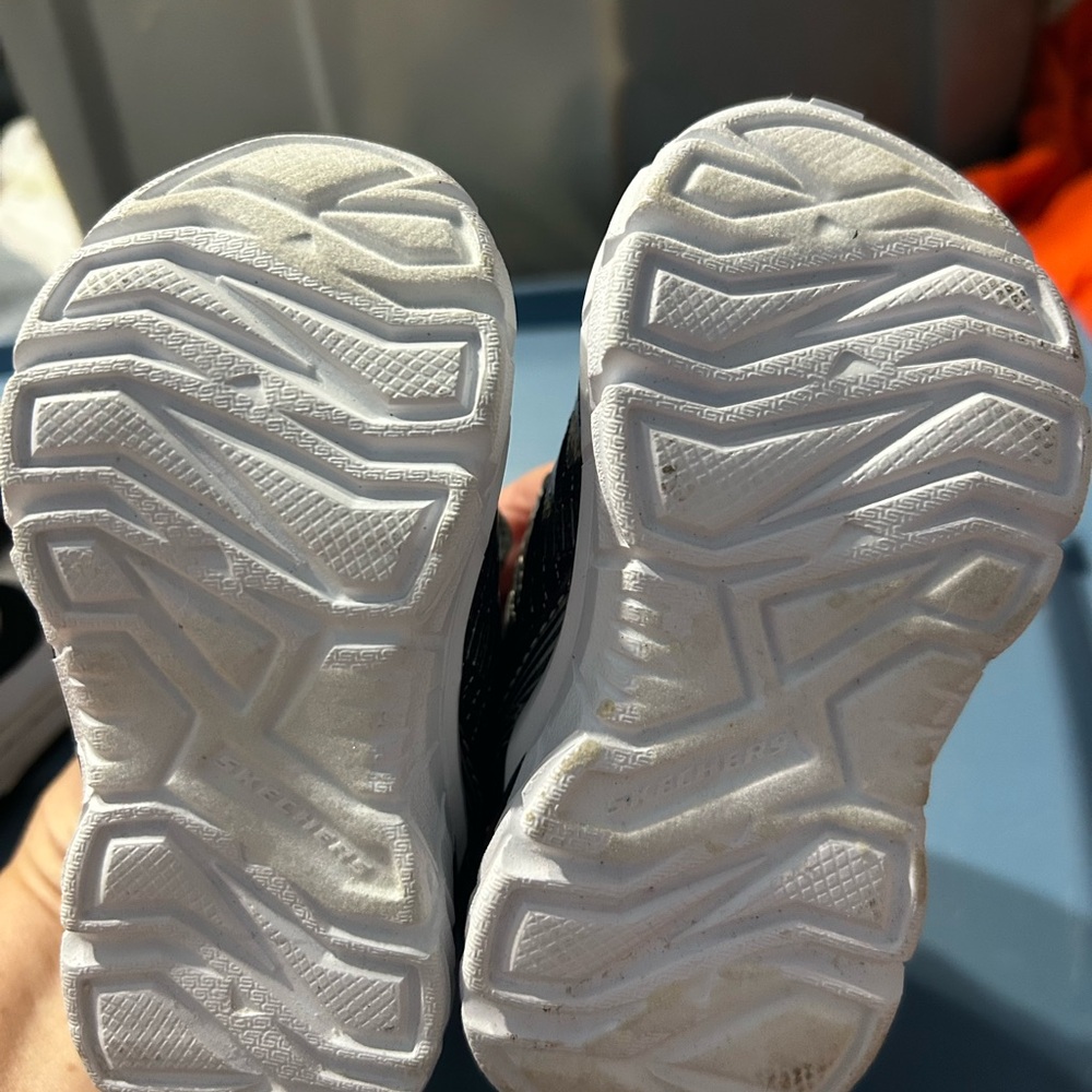 Braylon Sketchers Used Toddler Shoes Size 5~Very Good Condition! - Picture 4 of 5